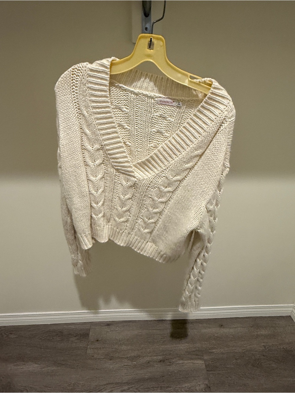 Shoe Dazzle Cream Cable-Knit V-Neck Sweater